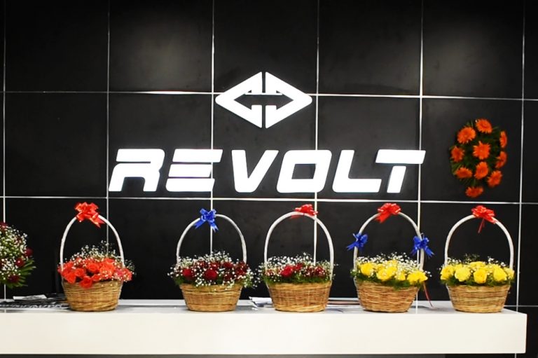 revolt-motors-opens-new-dealership-in-lucknow-20th-store-in-india